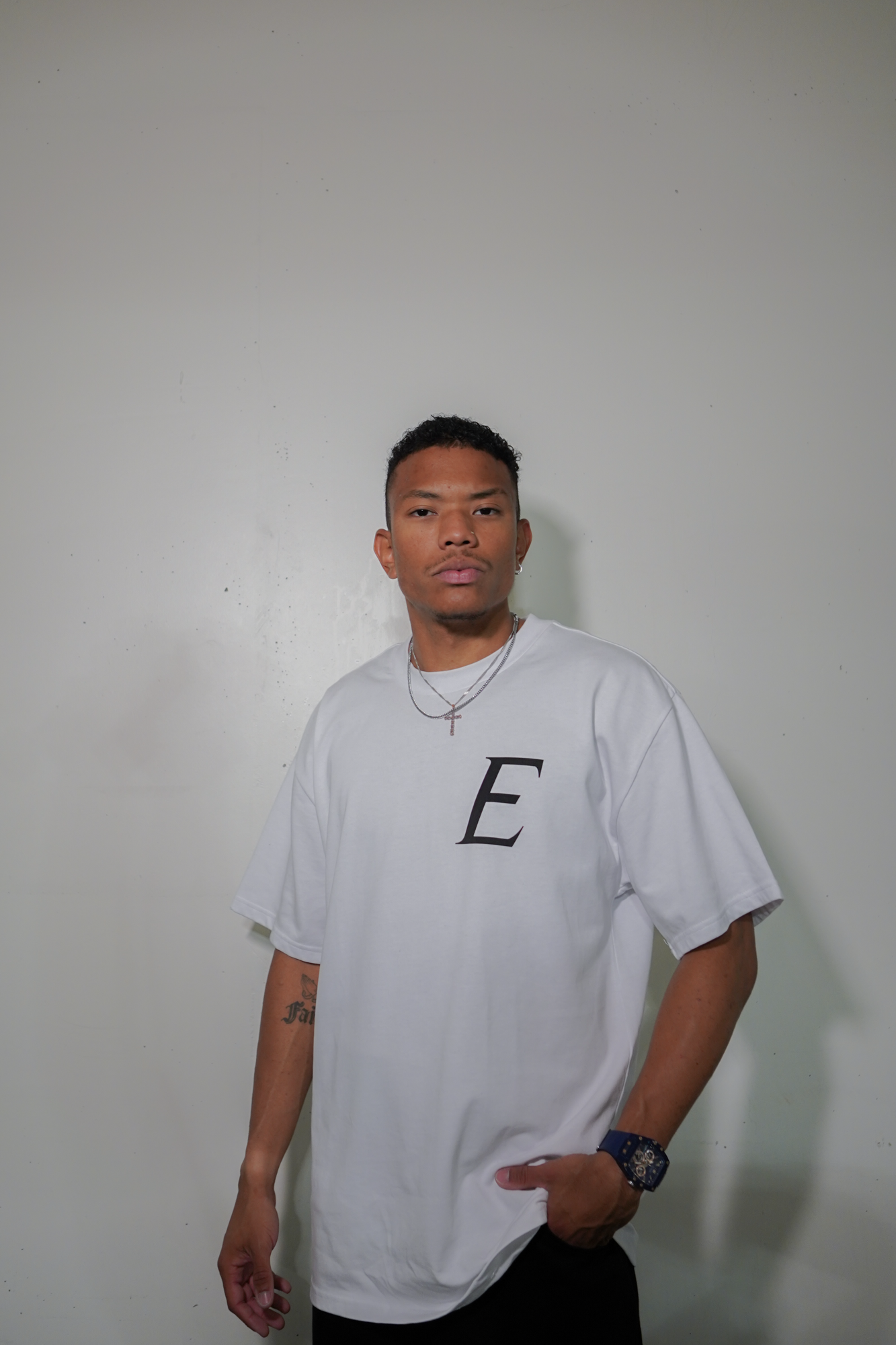 EXCEED - STAPLE TEE (WHITE)