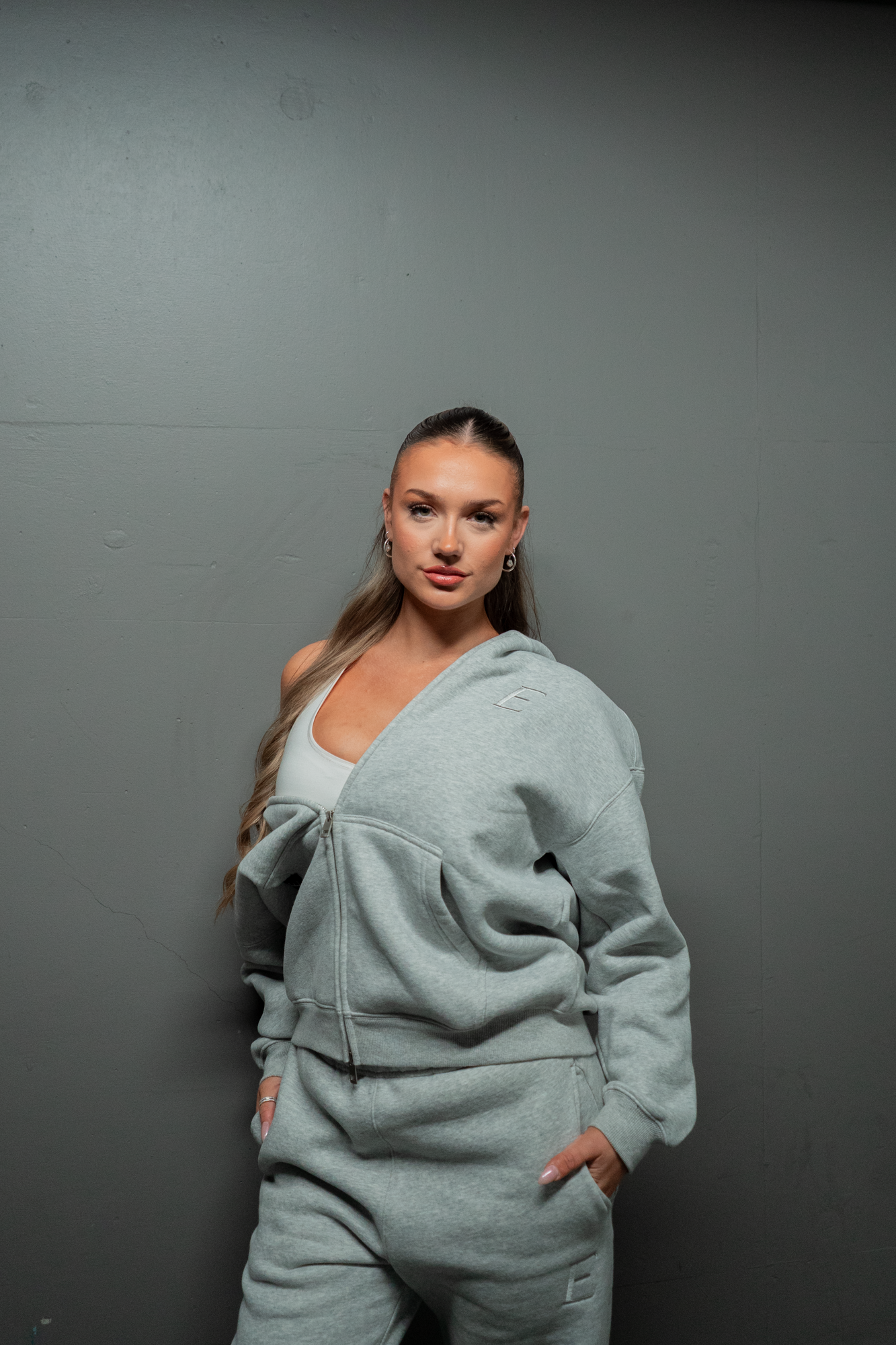 EXCEED - ZIP HOODIE GREY