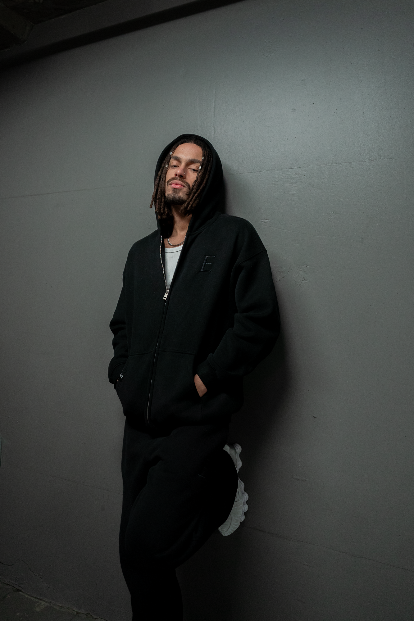 EXCEED - ZIP HOODIE BLACK